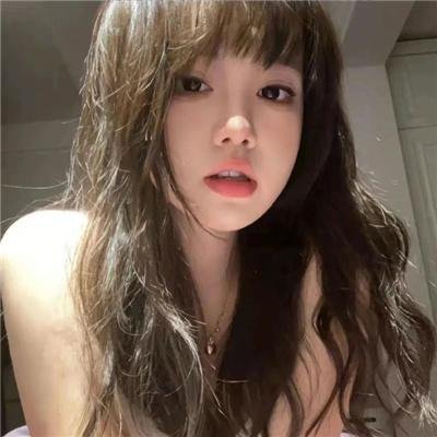 《隔壁的房间》海报